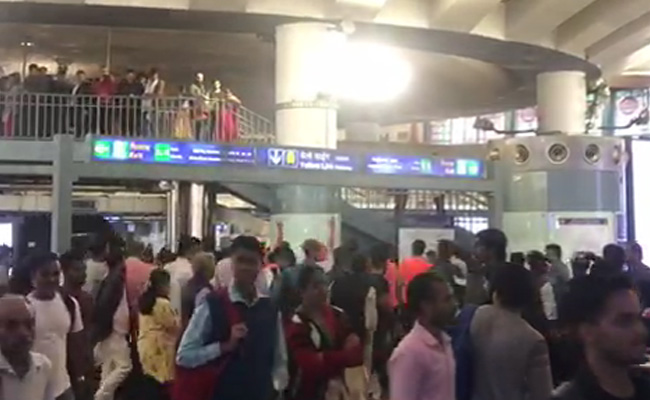 "<i>Goli Maaro</i>" At Delhi's Busiest Metro Station In Rush Hour, 6 Detained