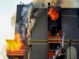 नवी मुंबई में 21 मंजिला इमारत में गैस सिलिंडर फटने से लगी आग, सात दमकलकर्मी घायल नवी मुंबई में 21 मंजिला इमारत में गैस सिलिंडर फटने से लगी आग, सात दमकलकर्मी घायल