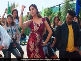 सपना चौधरी का नया सॉन्ग 'Maujan' हुआ रिलीज, इस अंदाज में नजर आईं डांसिंग क्वीन...देखें Video सपना चौधरी का नया सॉन्ग 'Maujan' हुआ रिलीज, इस अंदाज में नजर आईं डांसिंग क्वीन...देखें Video