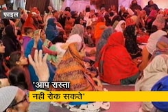 हमने केवल आधा किमी. का रास्ता रोका है, बाकी पुलिस ने बंद किया हुआ है: प्रदर्शनकारी महिला हमने केवल आधा किमी. का रास्ता रोका है, बाकी पुलिस ने बंद किया हुआ है: प्रदर्शनकारी महिला