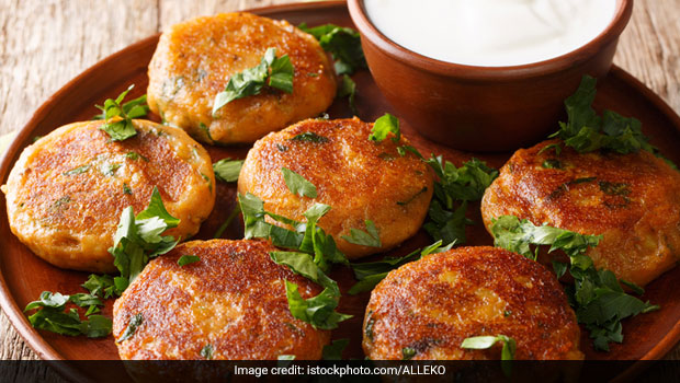 5 Lip-Smacking <i>Arbi</i> Snacks That Will Change Your View About The Vegetable