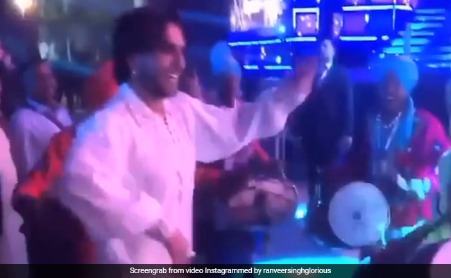 Filmfare Awards 2020: Ranveer Singh Shakes A Leg With Ayushmann Khurrana