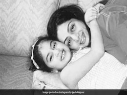 "Miss You Every Day," Writes Janhvi Kapoor On Mom Sridevi's Death Anniversary "Miss You Every Day," Writes Janhvi Kapoor On Mom Sridevi's Death Anniversary