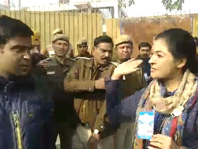 Alka Lamba Tries To Slap Man, Fight Breaks Out Between Congress, AAP Workers