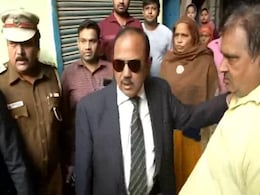 दिल्ली के हिंसाग्रस्त इलाके में अजित डोभाल का दौरा, लेकिन ऐसे कदम जल्दी क्यों नहीं उठाए सरकार ने? दिल्ली के हिंसाग्रस्त इलाके में अजित डोभाल का दौरा, लेकिन ऐसे कदम जल्दी क्यों नहीं उठाए सरकार ने?