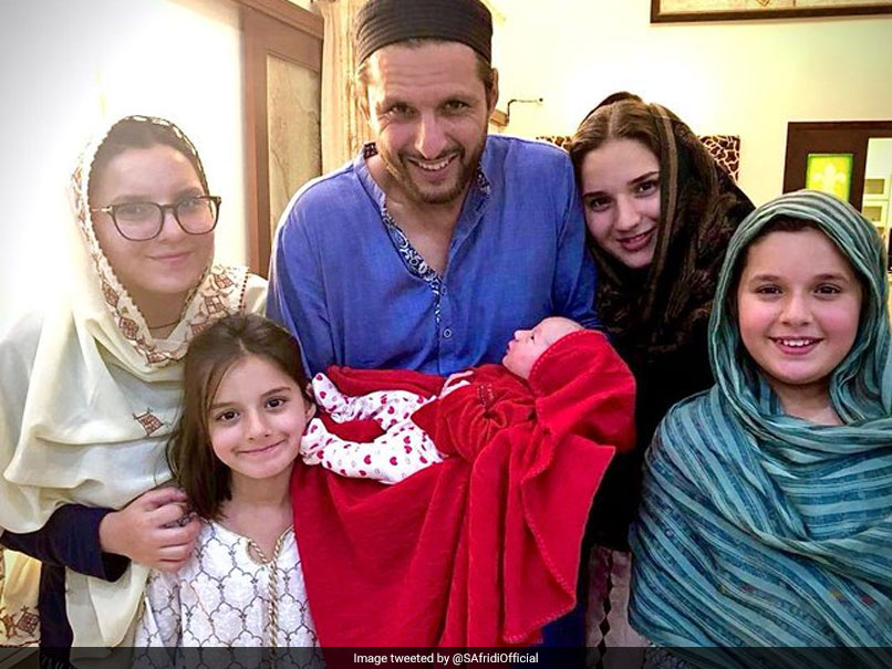 Shahid Afridi Becomes Father For Fifth Time, Posts Picture With Daughters