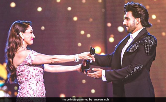 Filmfare Awards 2020: Ranveer Singh Receives Best Actor Trophy From 'Legend' Madhuri Dixit: 'Etched In My Heart Forever'