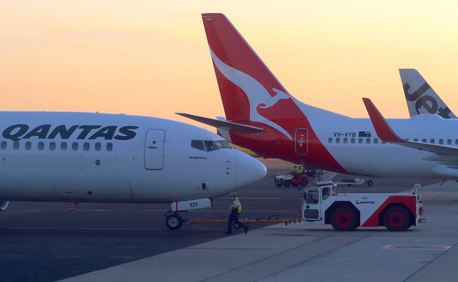Qantas Airways, Air New Zealand Suspend China Flights Amid Coronavirus Spread