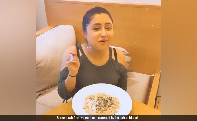 Ex-Bigg Boss Contestant Rashami Desai Indulges In Pasta, &lsquo;Not Stolen&rsquo; She Says