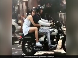 सारा अली खान को बाइक राइड पर लेकर निकले कार्तिक आर्यन, बोले- चालान कटेगा...देखें Video सारा अली खान को बाइक राइड पर लेकर निकले कार्तिक आर्यन, बोले- चालान कटेगा...देखें Video