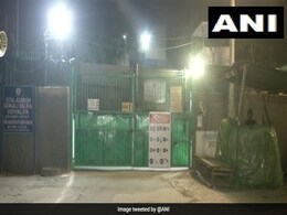 Delhi Results: AAP Workers Stand Guard Outside Voting Machine Strongrooms To Keep Vigil Delhi Results: AAP Workers Stand Guard Outside Voting Machine Strongrooms To Keep Vigil