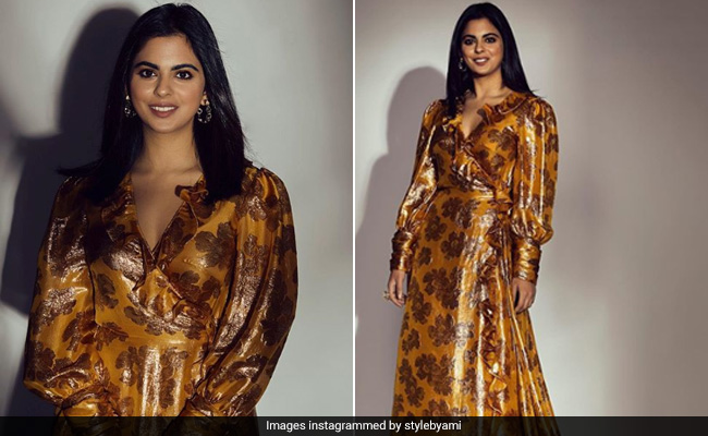 ईशा अंबानी ने कराया फोटोशूट, देखें, गोल्डन मेटालिक फ्लोरल गाउन में उनकी Pics