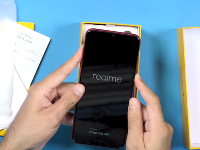 रियलमी सी3 की अनबॉक्सिंग: दमदार फोन बजट में?