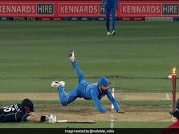 IND vs NZ: चीते की तरह छलांग मारकर Virat Kohli ने किया रन आउट, Video हो रहा वायरल IND vs NZ: चीते की तरह छलांग मारकर Virat Kohli ने किया रन आउट, Video हो रहा वायरल