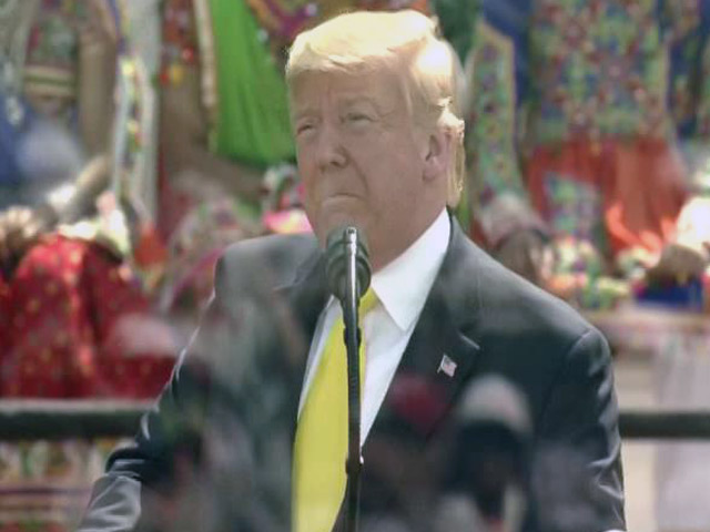 मोटेरा स्टेडियम में बोले डोनाल्ड ट्रंप- अगले 10 साल में भारत से खत्म हो जाएगी गरीबी, 10 बड़ी बातें