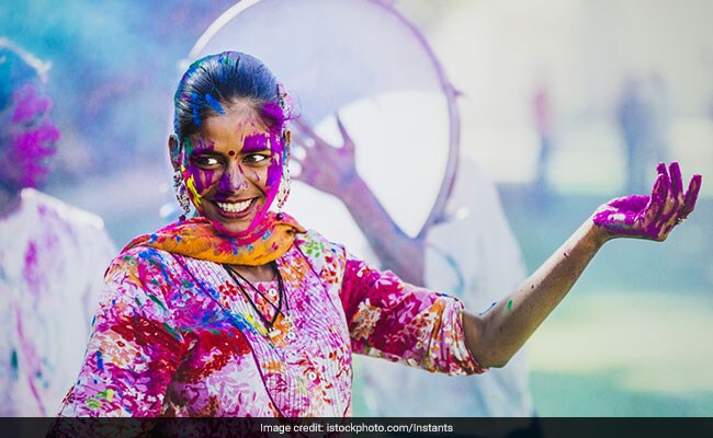 Holi 2020 Date In India When Is Holi 8 Ethnic Dresses To Buy For The 