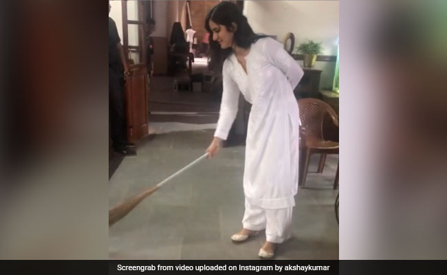 When Katrina Kaif Got Busy With '<i>Saaf Safai</i>' On The Sets Of <i>Sooryavanshi</i>