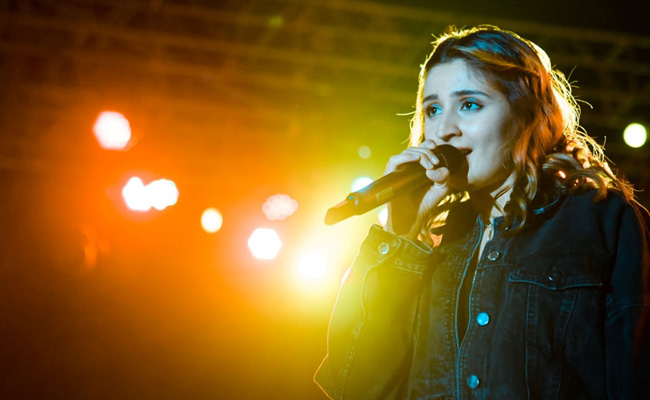 How Singer Dhvani Bhanushali Lit Up A College Fest