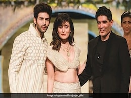 करीना कपूर और कार्तिक आर्यन ने रैंप पर दिखाया जबरदस्त अंदाज, सोशल मीडिया पर वायरल हो रहा है Video करीना कपूर और कार्तिक आर्यन ने रैंप पर दिखाया जबरदस्त अंदाज, सोशल मीडिया पर वायरल हो रहा है Video