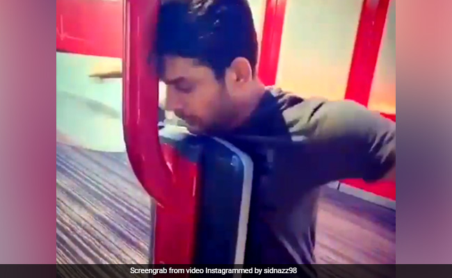 सिद्धार्थ शुक्ला ने जिम में इस धांसू अंदाज में बहाया पसीना, बार-बार देखा जा रहा Video