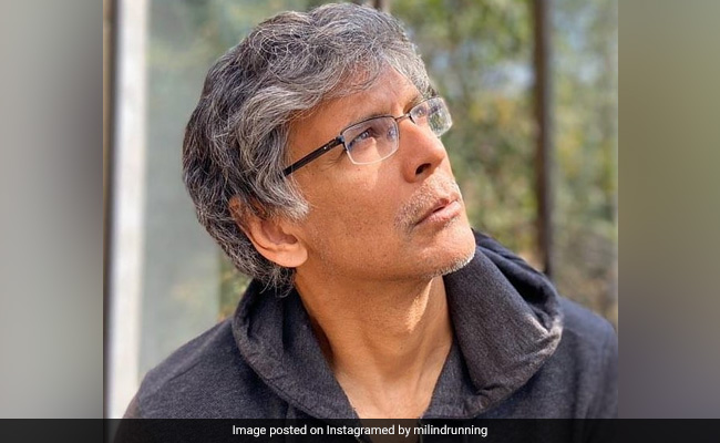 सेल्फ आइसोलेशन में ये है मिलिंद सोमन का डेली रूटीन, जानकर आप भी रह जाएंगे हैरान