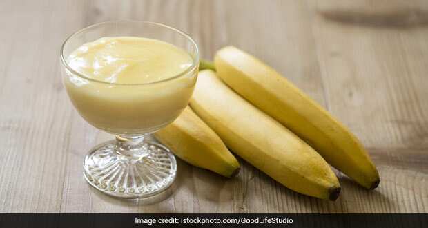 Hair Care Routine: बालों को काला, घना और मजबूत बनाने के लिए हफ्ते में दो बार लगाएं केले का हेयर पैक, जानें बनाने का तरीका