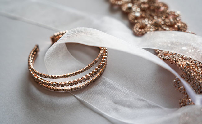 4 Types Of Cuff Bracelets You Must Add To Your Jewellery Stack