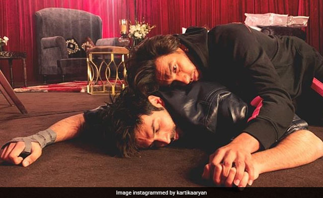 Filmfare Awards 2020: Ranveer Singh And Kartik Aaryan's '<I>Love Aaj Kal</i>' Moment