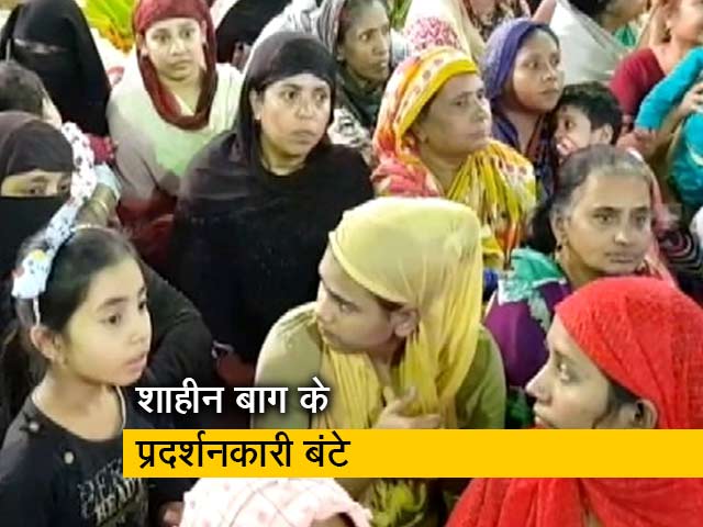 गृहमंत्री अमित शाह से मुलाकात को लेकर बंटे प्रदर्शनकारी