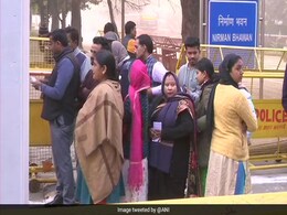 Delhi Election 2020: Poll Officer Dies In East Delhi's Babarpur Delhi Election 2020: Poll Officer Dies In East Delhi's Babarpur