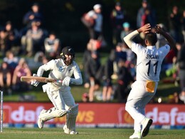 New Zealand vs India 2nd Test Day 2: लंच तक न्यूजीलैंड के 5 बल्लेबाज लौटे पवेलियन, स्कोर 142/5 New Zealand vs India 2nd Test Day 2: लंच तक न्यूजीलैंड के 5 बल्लेबाज लौटे पवेलियन, स्कोर 142/5