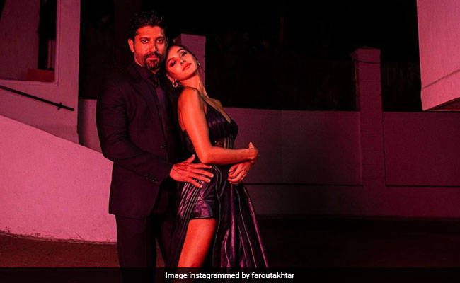Inside Farhan Akhtar's 'Date Night' With Shibani Dandekar. See Pics