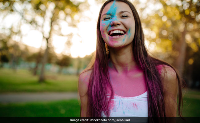 Holi 2020: 9 Waterproof Makeup Products To Wear When Playing With Colour