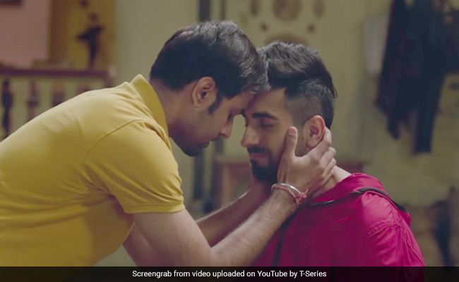 <i>Shubh Mangal Zyada Saavdhan</i> Song <i>Mere Liye Tum Kaafi Ho</i>: Ayushmann Khurrana And Jitendra Kumar Are 2 Halves Of The Same Whole