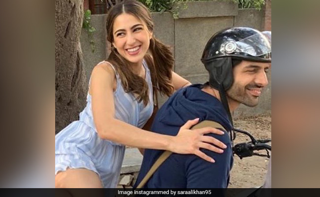 Sara Ali Khan Is A Poet And Everyone Knows It. See Her <i>Love Aaj Kal</i> Post