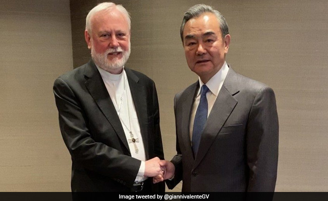 Chinese, Vatican Foreign Ministers Hold First Meeting: State Media