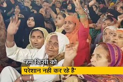 जाफराबाद में प्रदर्शन कर रही महिलाओं ने कहा, "CAA नहीं हटा तो हम नहीं हटेंगे" जाफराबाद में प्रदर्शन कर रही महिलाओं ने कहा, "CAA नहीं हटा तो हम नहीं हटेंगे"