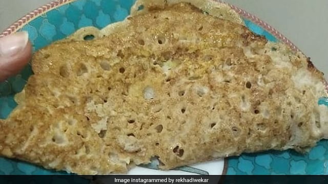 Amboli: The batter of these desi pancakes is prepared by grinding dal and rice together