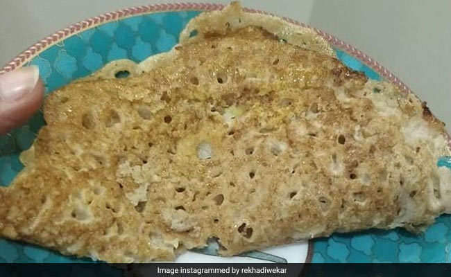 Amboli: The batter of these desi pancakes is prepared by grinding dal and rice together