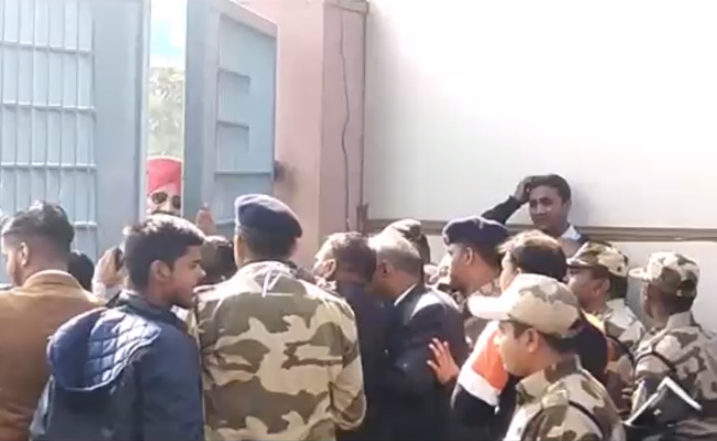 Chaos At Auto Expo 2020 Near Delhi After Dispute Over Entry