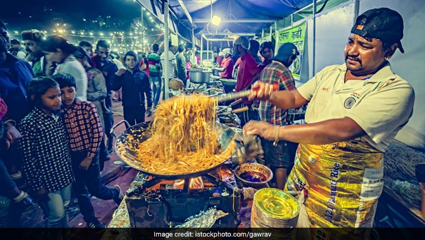 Indian Cooking Tips: Make Street-Style Desi Chowmein With Leftover Chicken Or Paneer Gravy