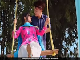 Goa Beach के बाद फिर रिलीज हुआ नेहा कक्कड़ का गाना, यूट्यूब पर टॉप ट्रेंड कर रहा है Video Goa Beach के बाद फिर रिलीज हुआ नेहा कक्कड़ का गाना, यूट्यूब पर टॉप ट्रेंड कर रहा है Video