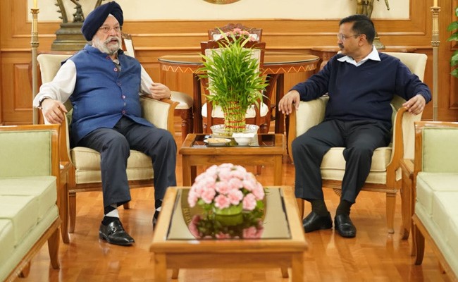 दिल्ली को दुनिया का सबसे खूबसूरत शहर बनाने के लिए मिलकर काम करेंगे हरदीप पुरी और केजरीवाल