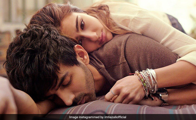 Love Aaj Kal Movie Review: न इश्क की तपिश, न अदाकारी का जुनून, फीकी है सारा अली खान-कार्तिक आर्यन की 'लव आज कल'