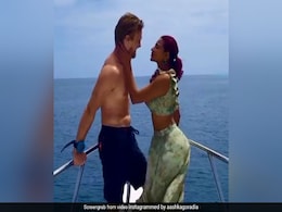 पति संग समुद्र में रोमांस करती नजर आईं बिग बॉस की एक्स कंटेस्टेंट, सोशल मीडिया पर वायरल हो रहा है Video पति संग समुद्र में रोमांस करती नजर आईं बिग बॉस की एक्स कंटेस्टेंट, सोशल मीडिया पर वायरल हो रहा है Video