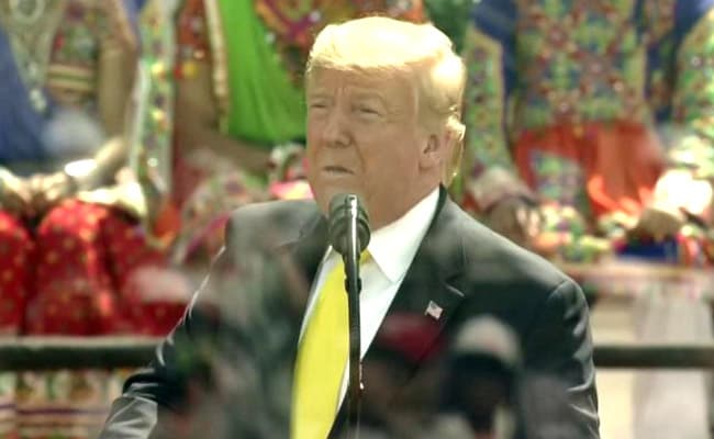 Donald Trump's India Visit Updates: आगरा से दिल्ली के लिए रवाना हुए अमेरिकी राष्ट्रपति डोनाल्ड ट्रंप