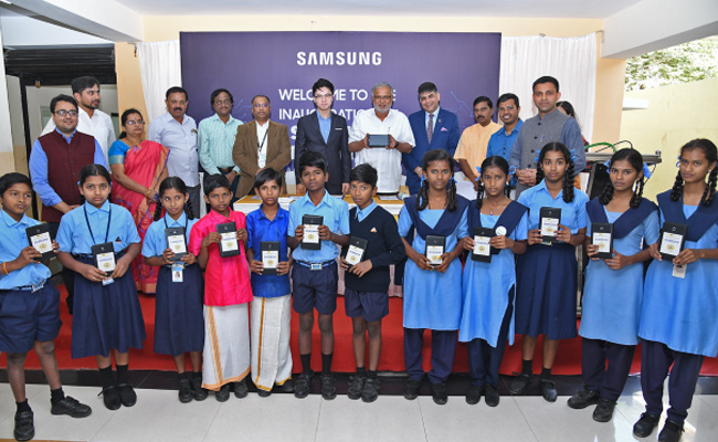 Karnataka Partners With Samsung To Launch Digital Library For Government Schools