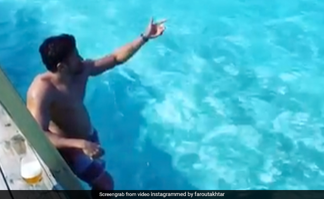 Farhan Akhtar's 'Splashback' Post Is Giving Anil Kapoor Serious Body Envy