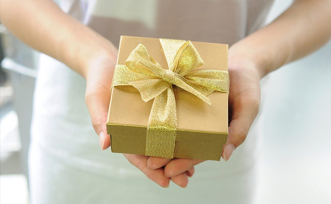 Women's Day 2020: Make Your Sister Happy With These Stunning Gift Options