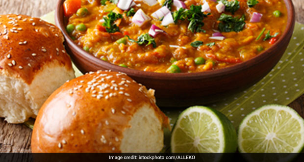 Homemade Masala Pav: A Quick Mumbai-Style Snack With The Flavors Of Pav Bhaaji (Recipe Inside)